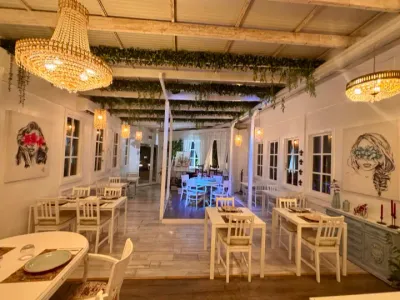 La Colmena diner evening